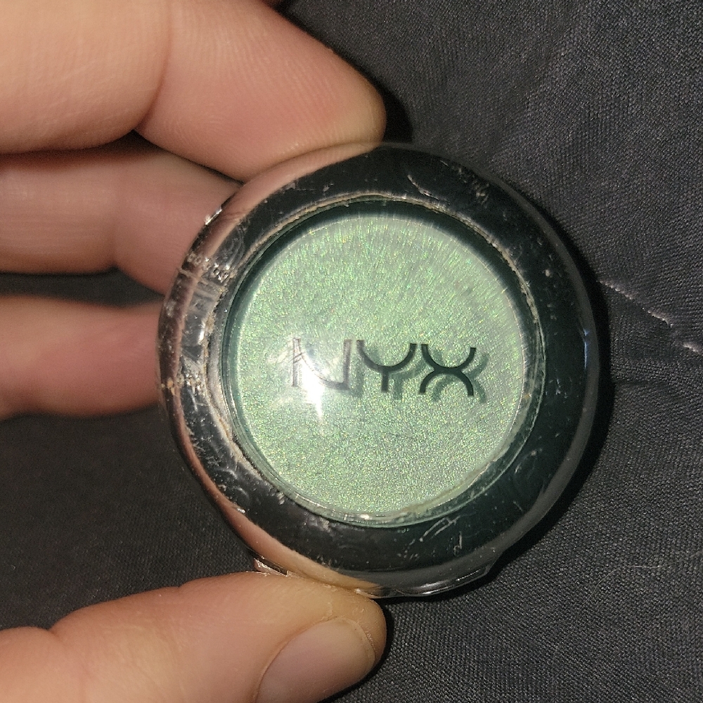 NYX Shimmering Mint Eyeshadow